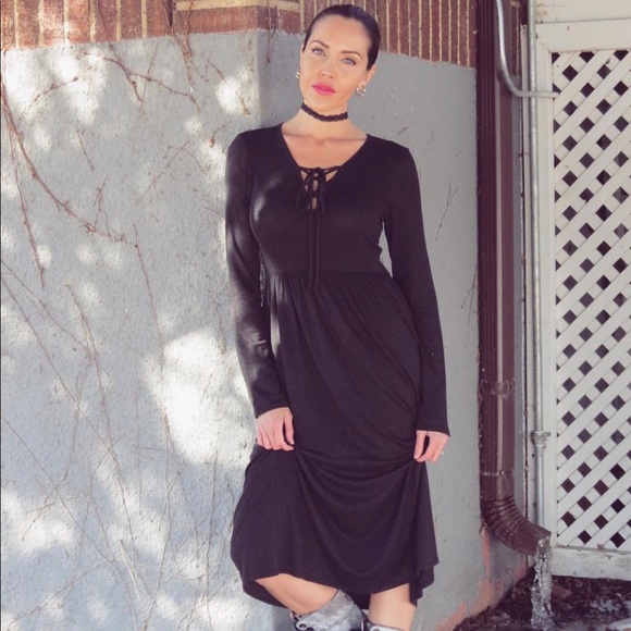Dresses & Skirts - Lace up front dress